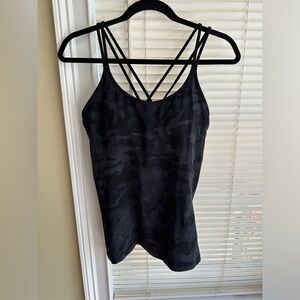 Lululemon size 10 free to be tank, nulu